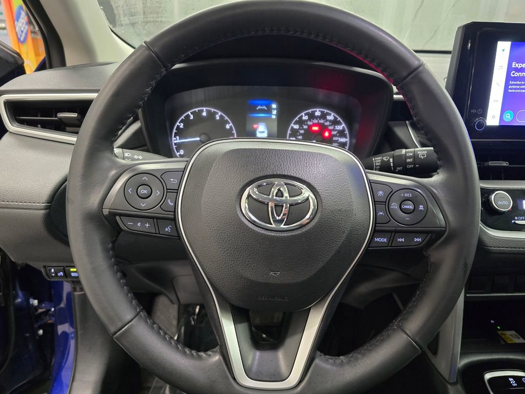 Used 2023 Toyota Corolla Cross LE w/ Moonroof Package image 16