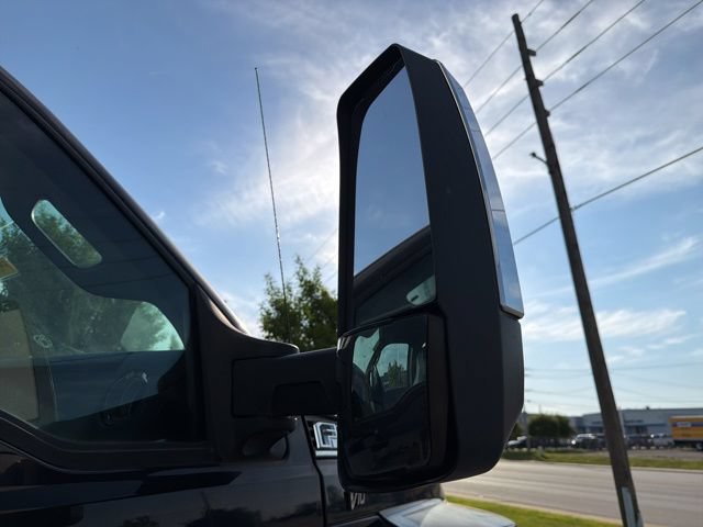 Used 2016 Ford F750 2WD Regular Cab Super Duty image 7