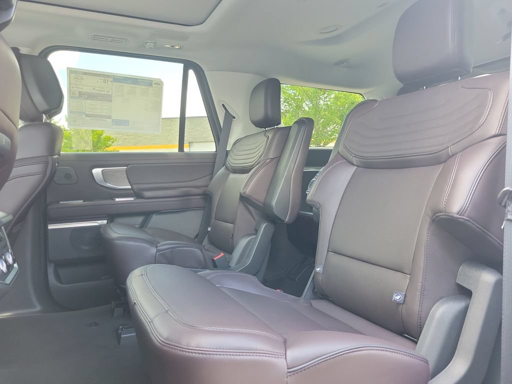 New 2026 Ford Expedition Platinum w/ Platinum Ultimate Package AWD/4WD image 11