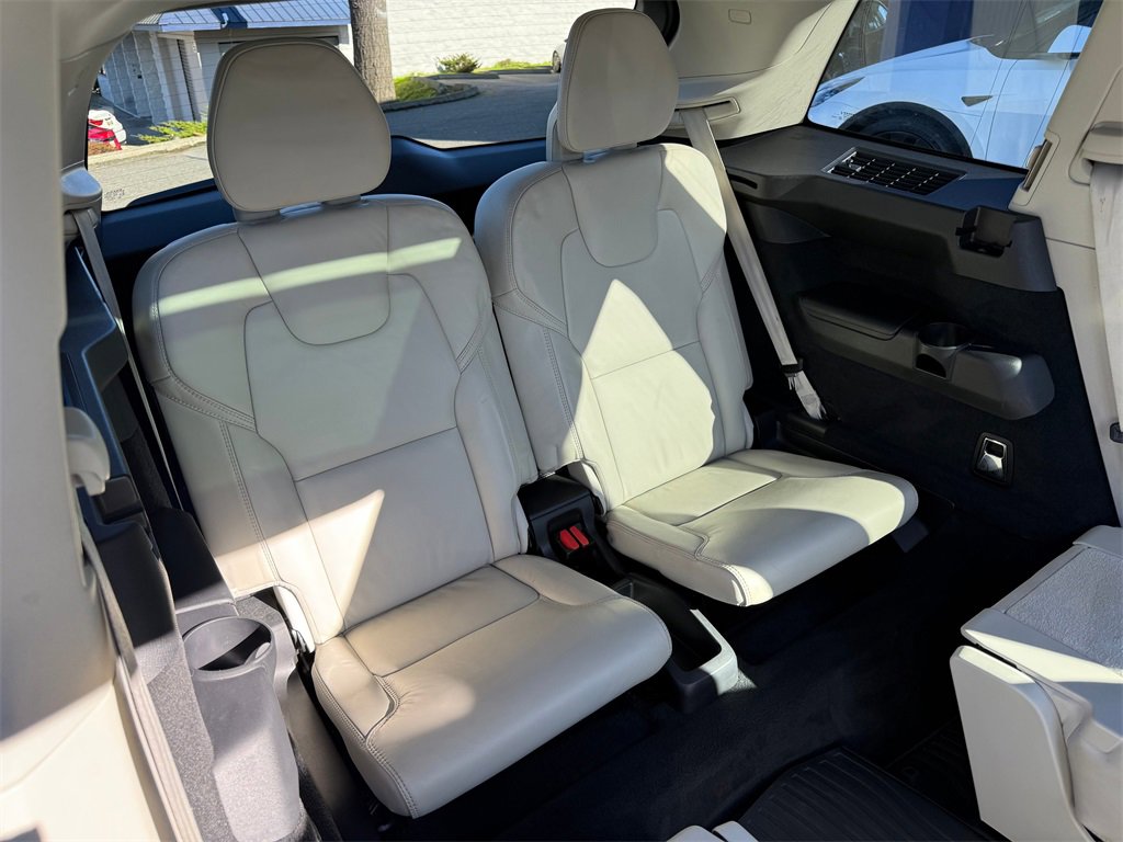 Used 2022 Volvo XC90 T8 Inscription w/ Advanced Package image 33