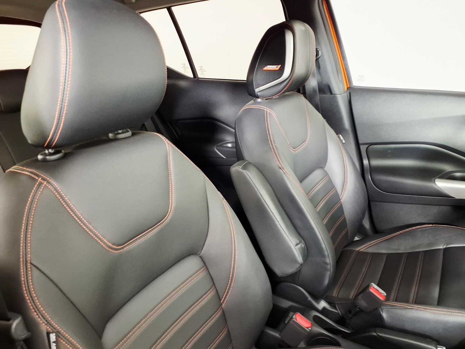 Used 2019 Nissan Kicks SR w/ SR Premium Package FWD image 10