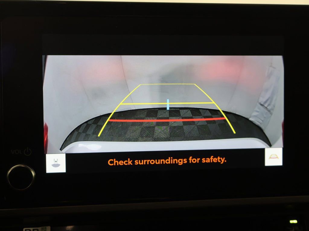 Used 2025 Toyota Camry SE image 39