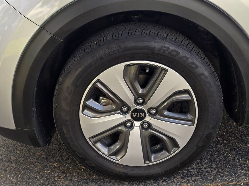 Used 2017 Kia Niro LX image 10