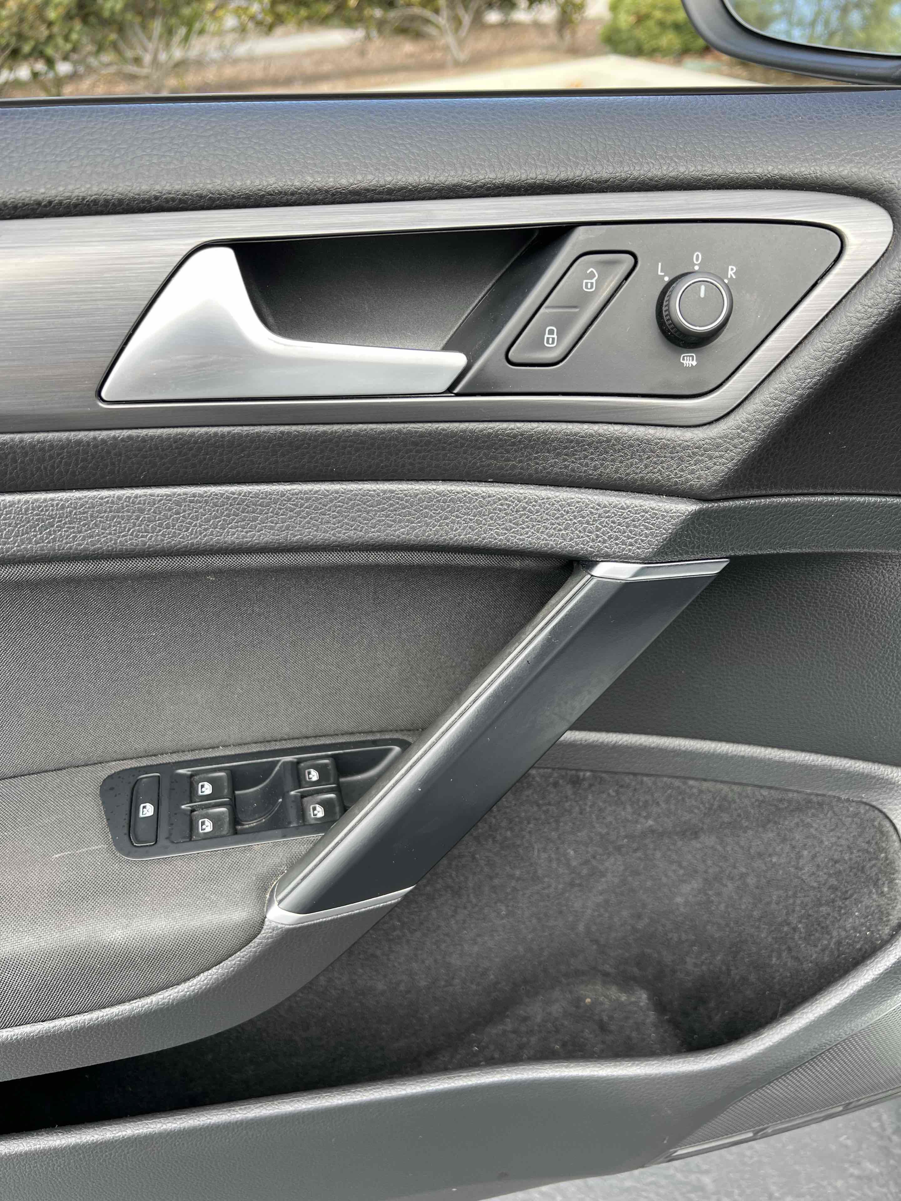 Used 2019 Volkswagen e-Golf SE w/ Driver Assistance Package image 62