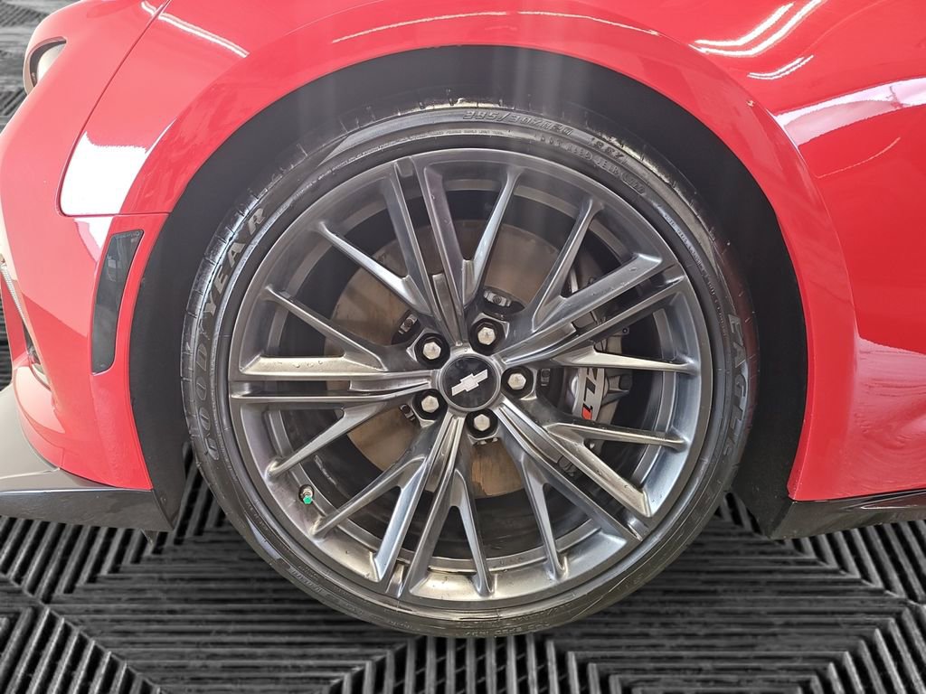 Used 2019 Chevrolet Camaro ZL1 image 14