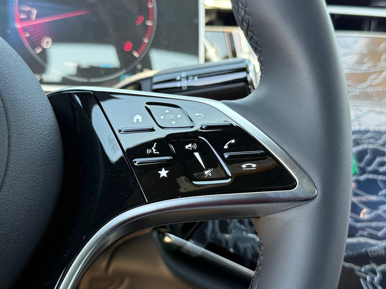 New 2026 Mercedes-Benz E 450 4MATIC Sedan image 25