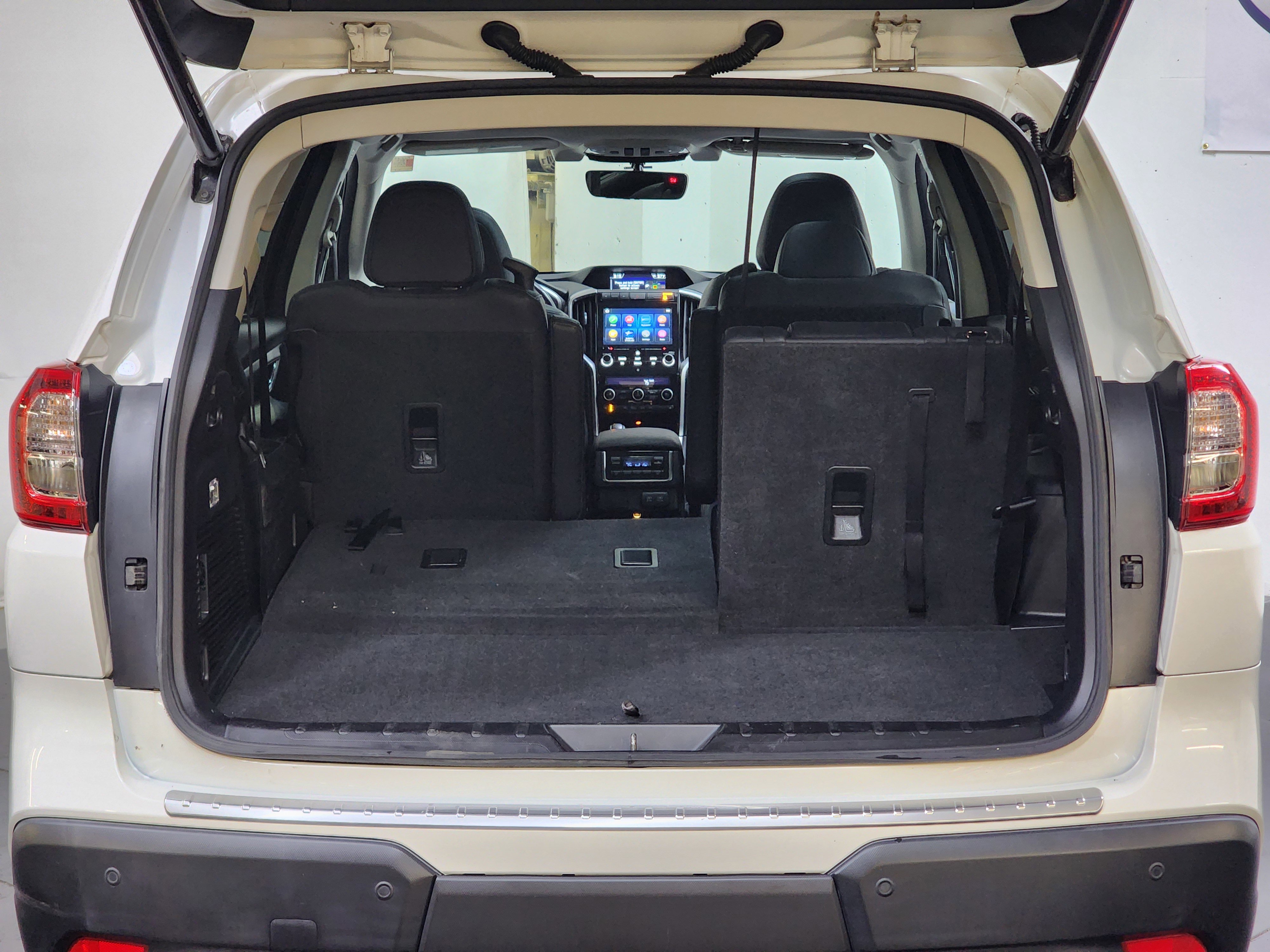 Used 2021 Subaru Ascent Limited w/ Technology Package image 8