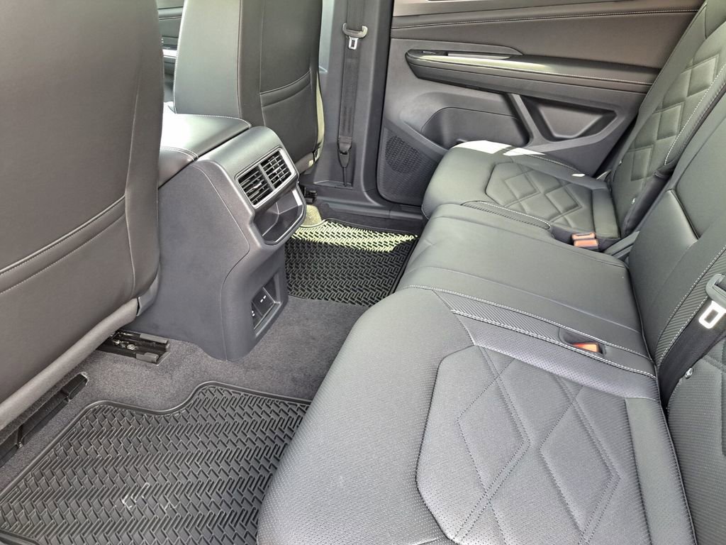 New 2026 Volkswagen Atlas Cross Sport SE image 23