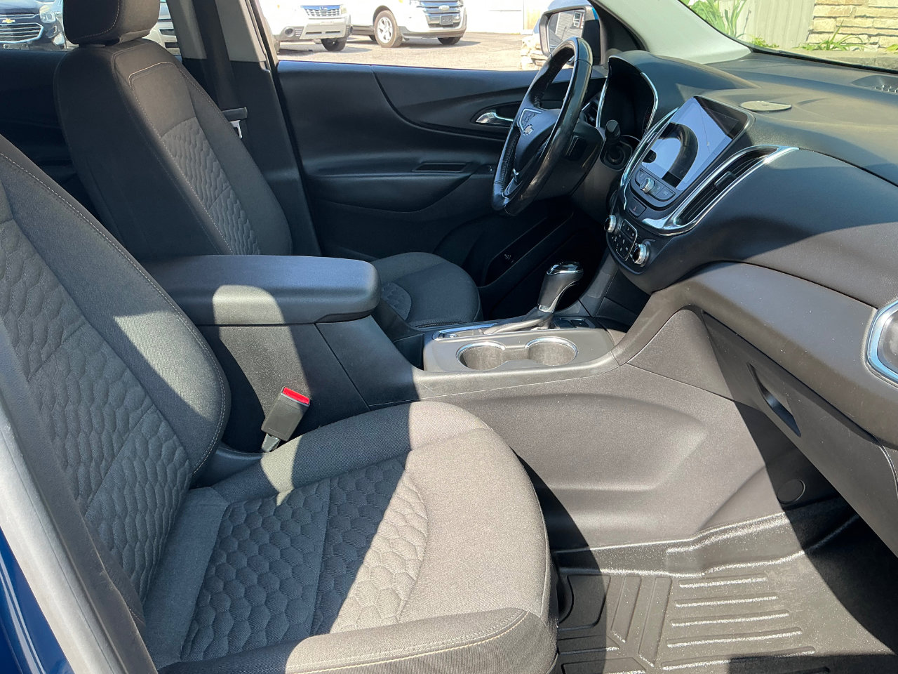 Used 2019 Chevrolet Equinox LT w/ Sun & Navigation Package image 12