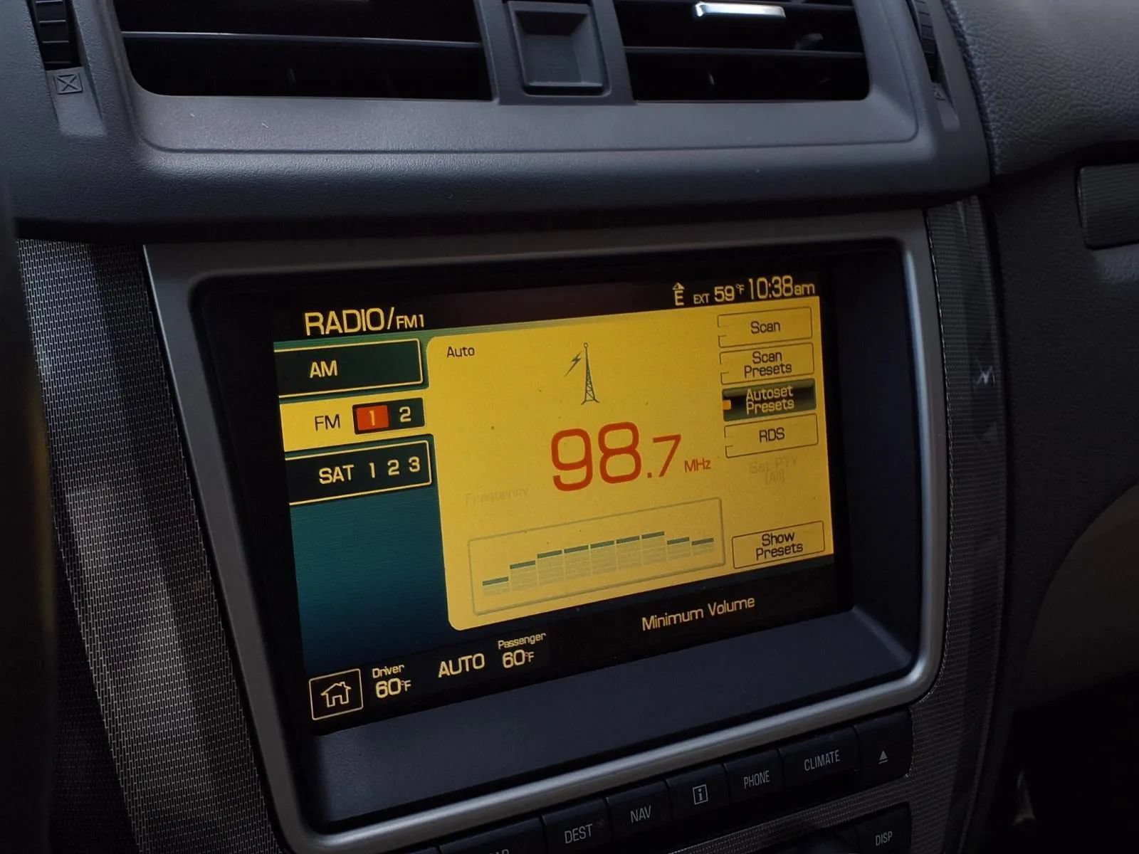 Used 2010 Ford Fusion SEL FWD image 9