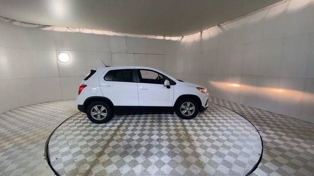 Used 2021 Chevrolet Trax LS w/ Tint and Cruise Package FWD image 5