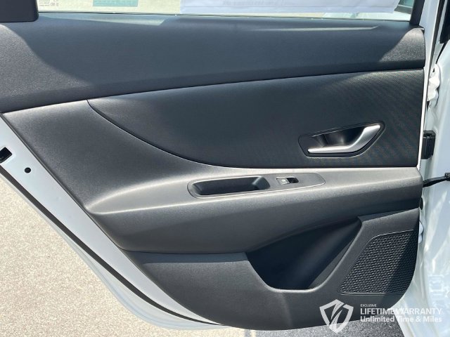 New 2026 Hyundai Elantra SE FWD image 15