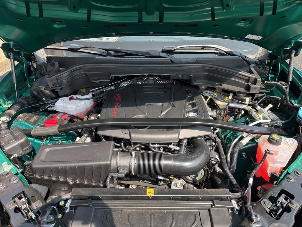 New 2025 Alfa Romeo Stelvio Sprint image 25