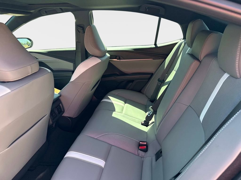 Used 2025 Toyota Camry SE w/ Convenience Package AWD/4WD image 14