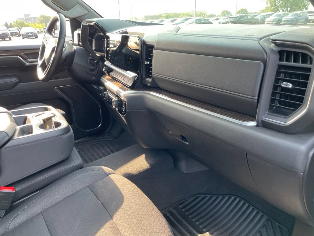 Used 2026 Chevrolet Silverado 1500 RST AWD/4WD image 10