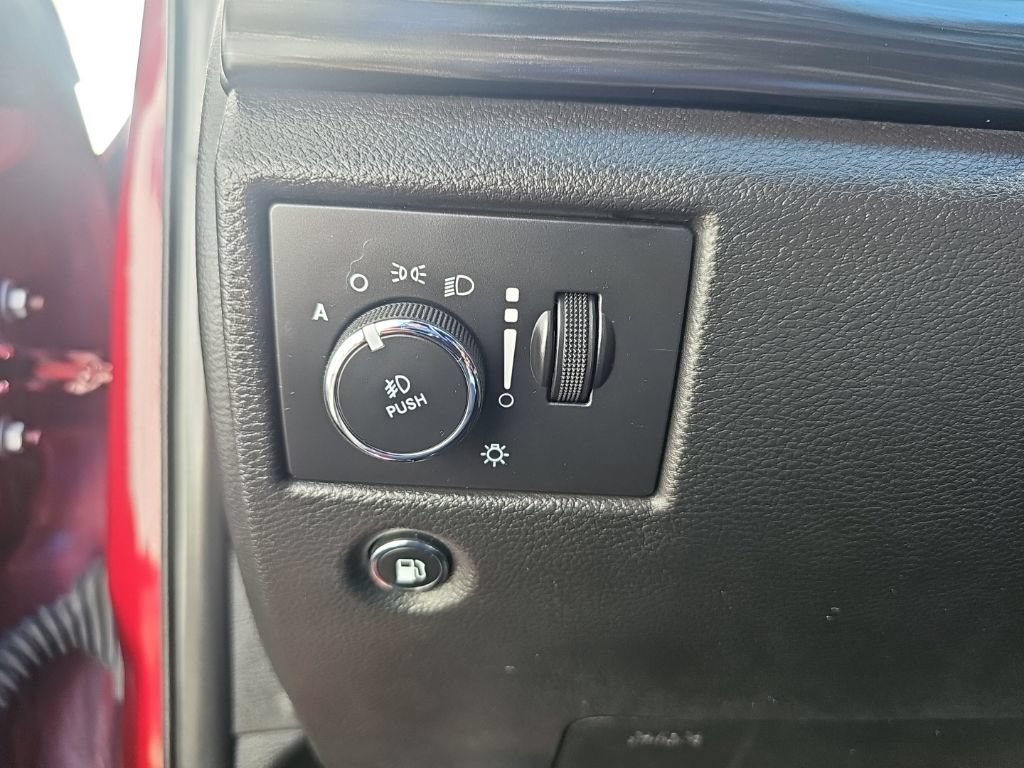 Used 2020 Jeep Grand Cherokee Altitude AWD/4WD image 21