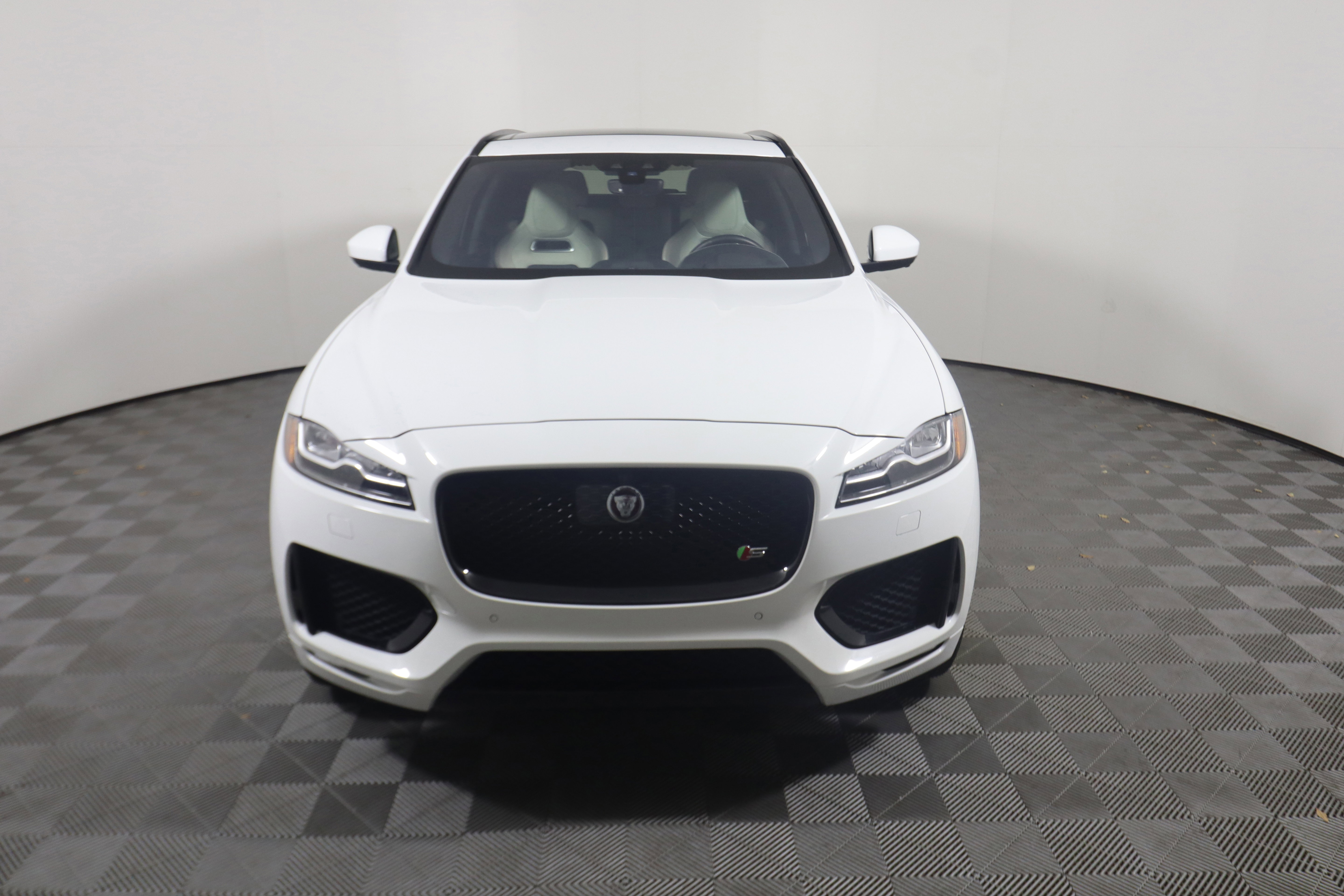 Used 2019 Jaguar F-PACE S AWD/4WD image 8