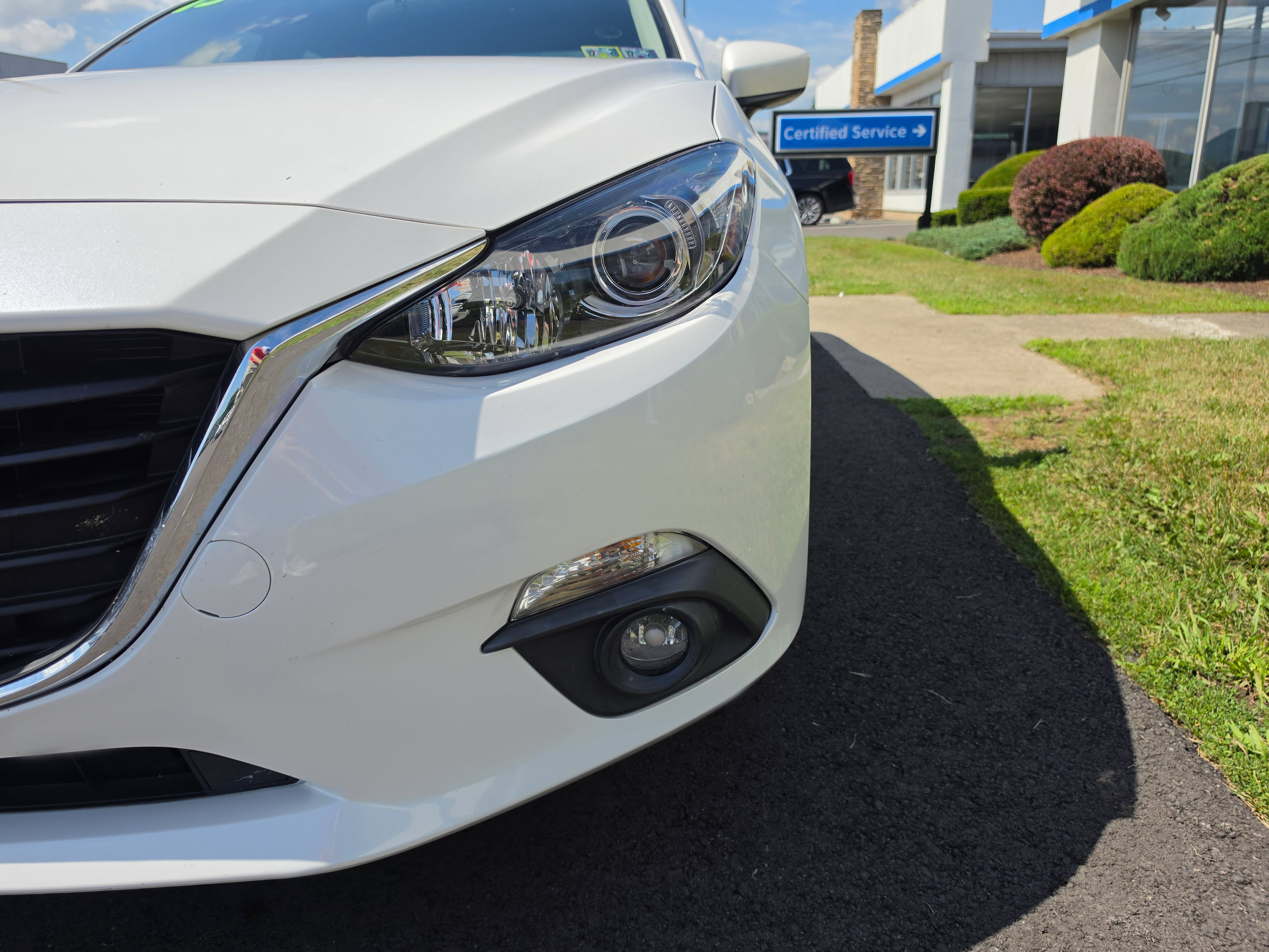 Used 2015 MAZDA MAZDA3 i Touring w/ Technology Package FWD image 10