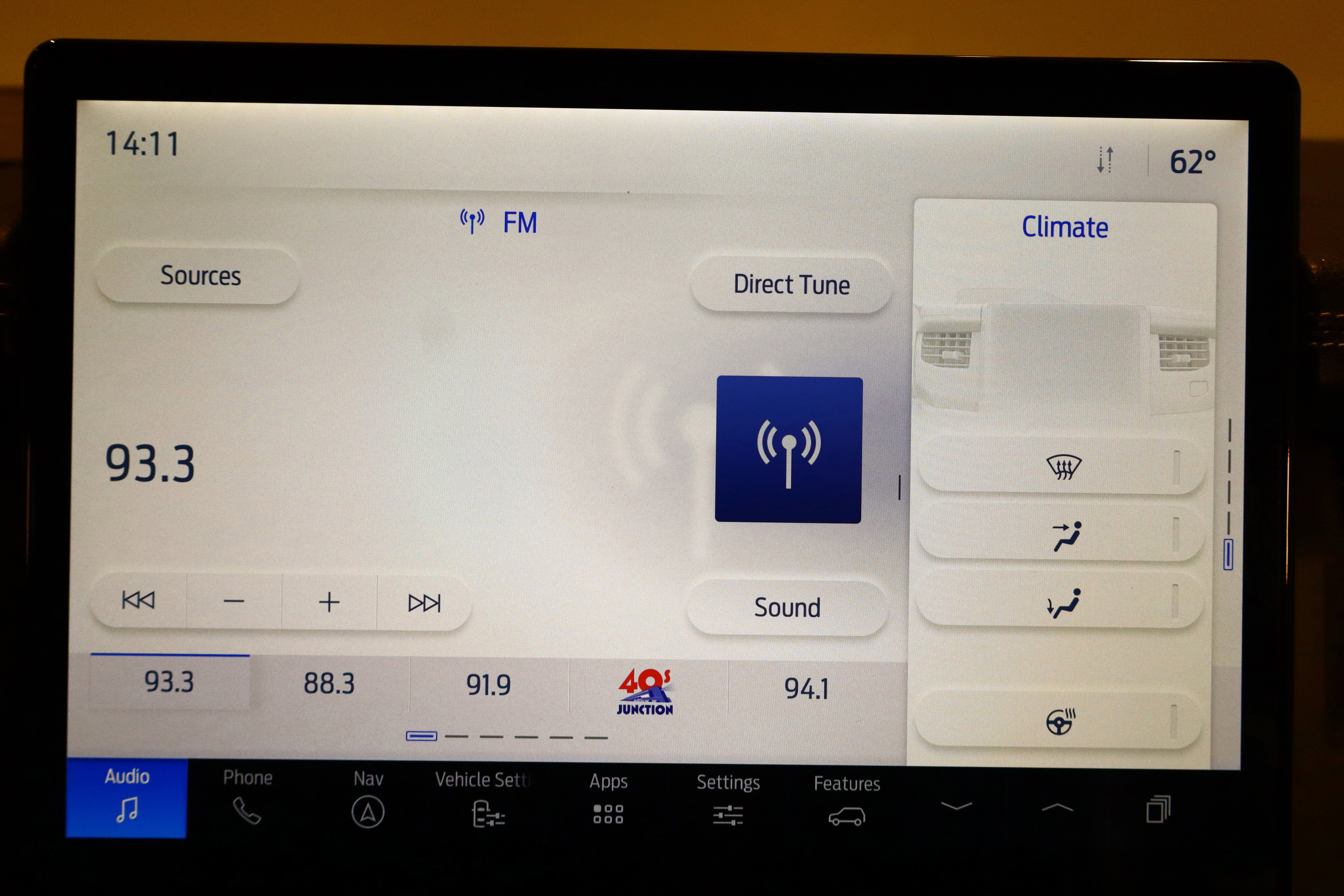 Used 2024 Ford Expedition XLT image 32