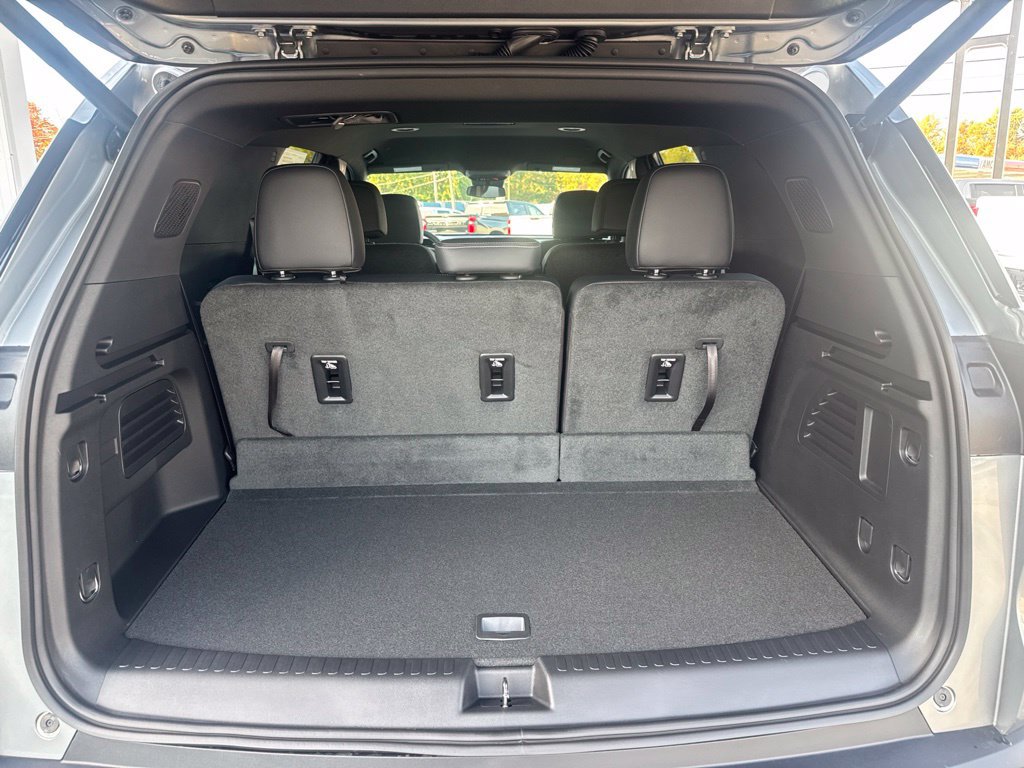 New 2027 Chevrolet Traverse LT AWD/4WD image 18