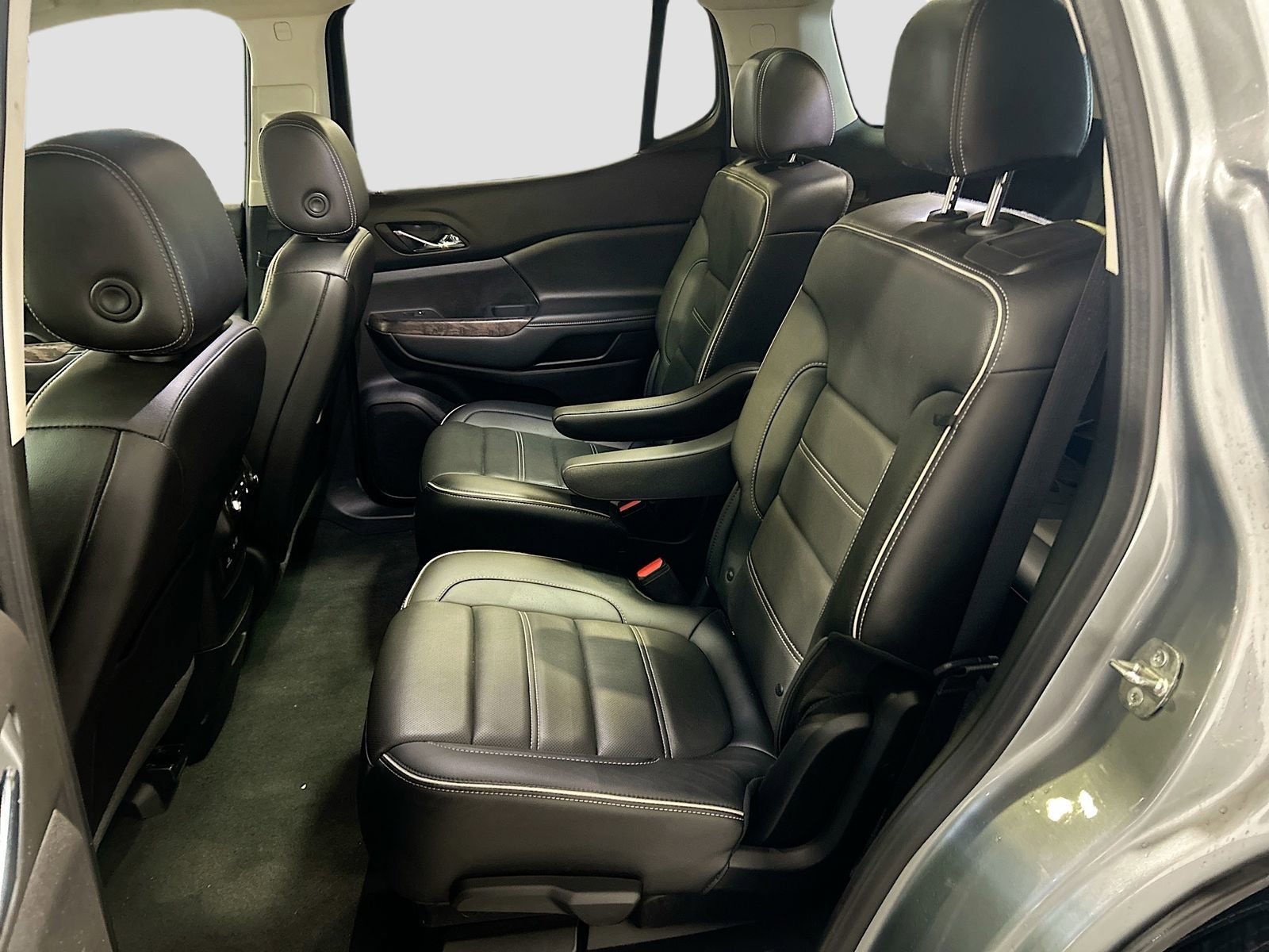 Used 2023 GMC Acadia Denali w/ Denali Technology Package AWD/4WD image 26