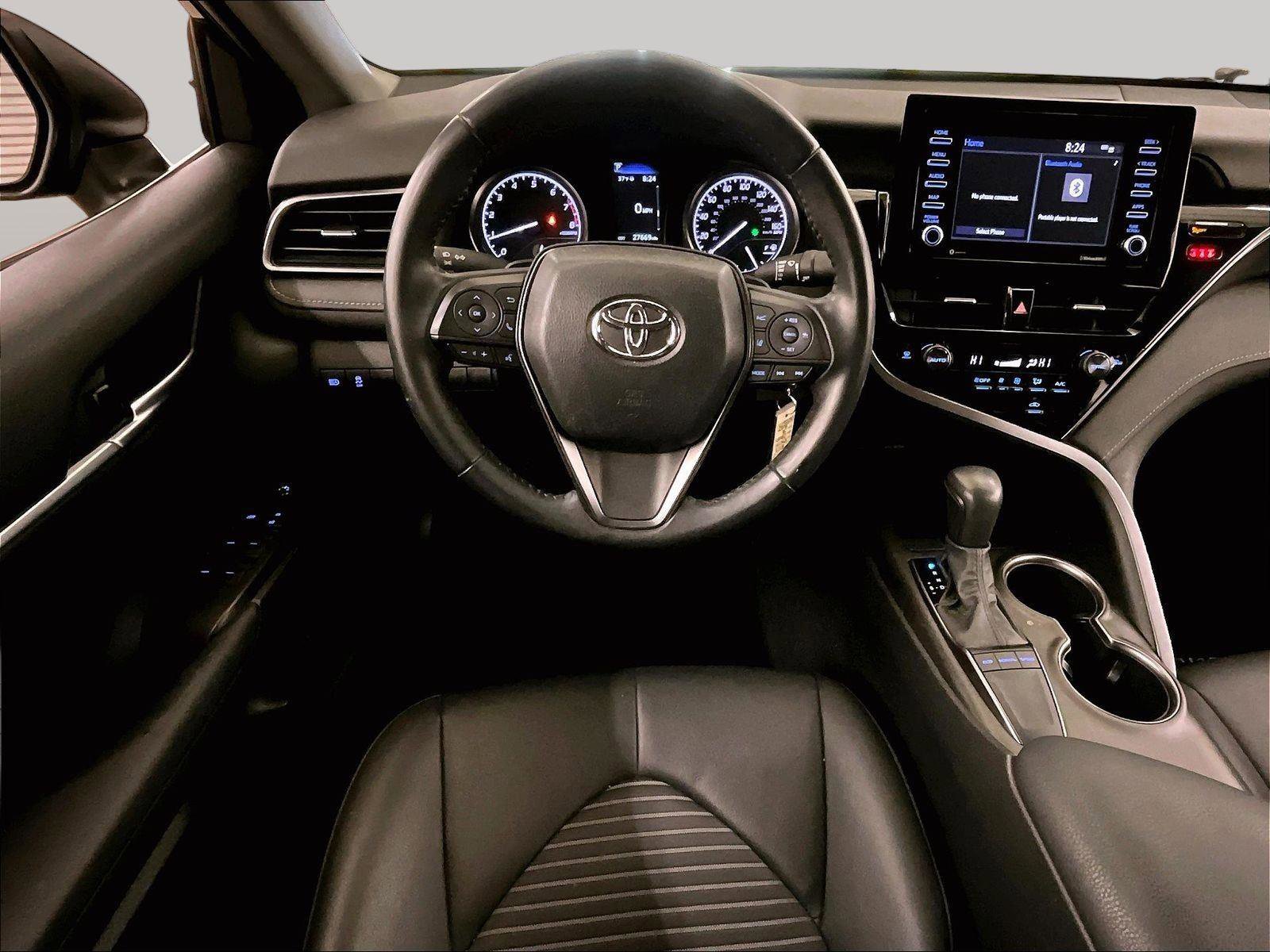 Used 2023 Toyota Camry SE image 5