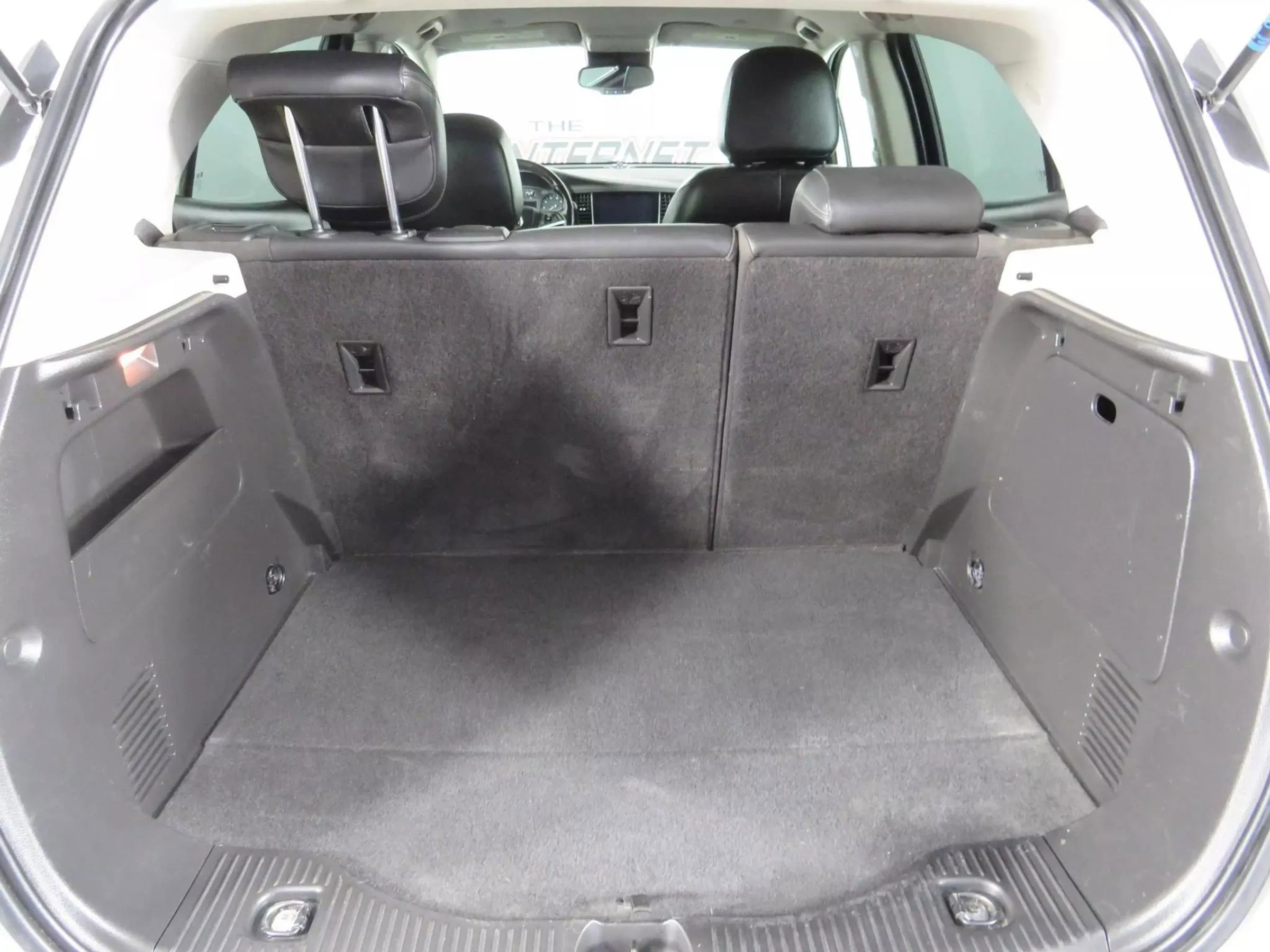 Used 2020 Buick Encore Essence AWD/4WD image 24