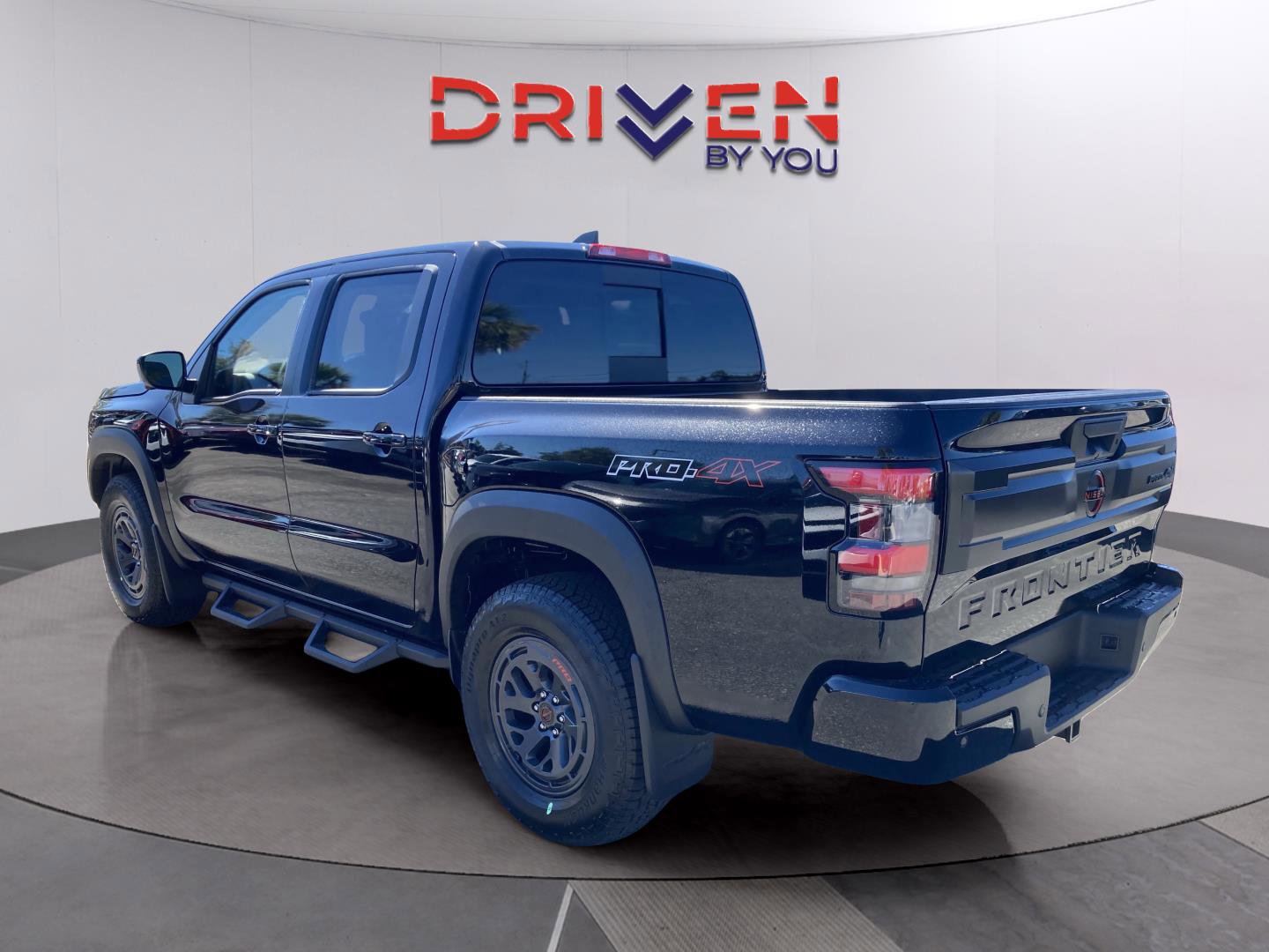 New 2026 Nissan Frontier PRO-4X w/ Pro-4x Convenience Package image 3