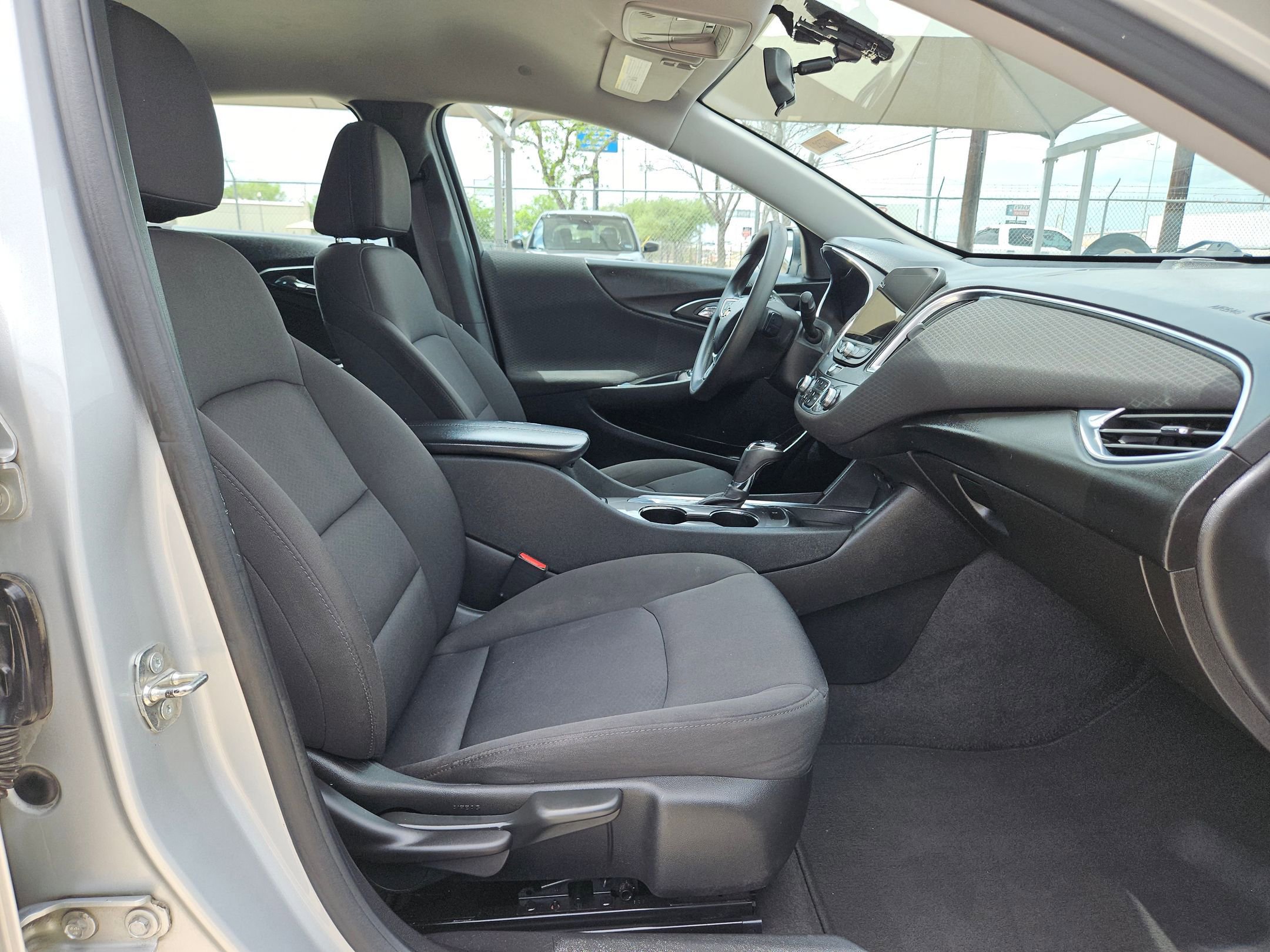 Used 2020 Chevrolet Malibu LT image 27