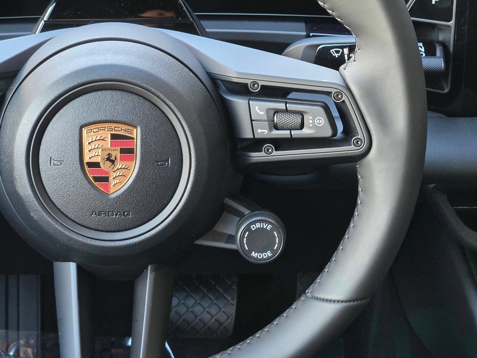 New 2026 Porsche Macan Electric RWD image 18