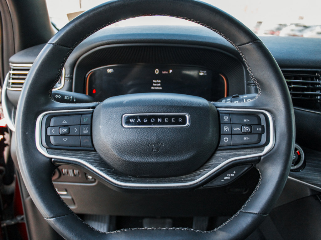 Used 2023 Jeep Wagoneer L Series II RWD image 14