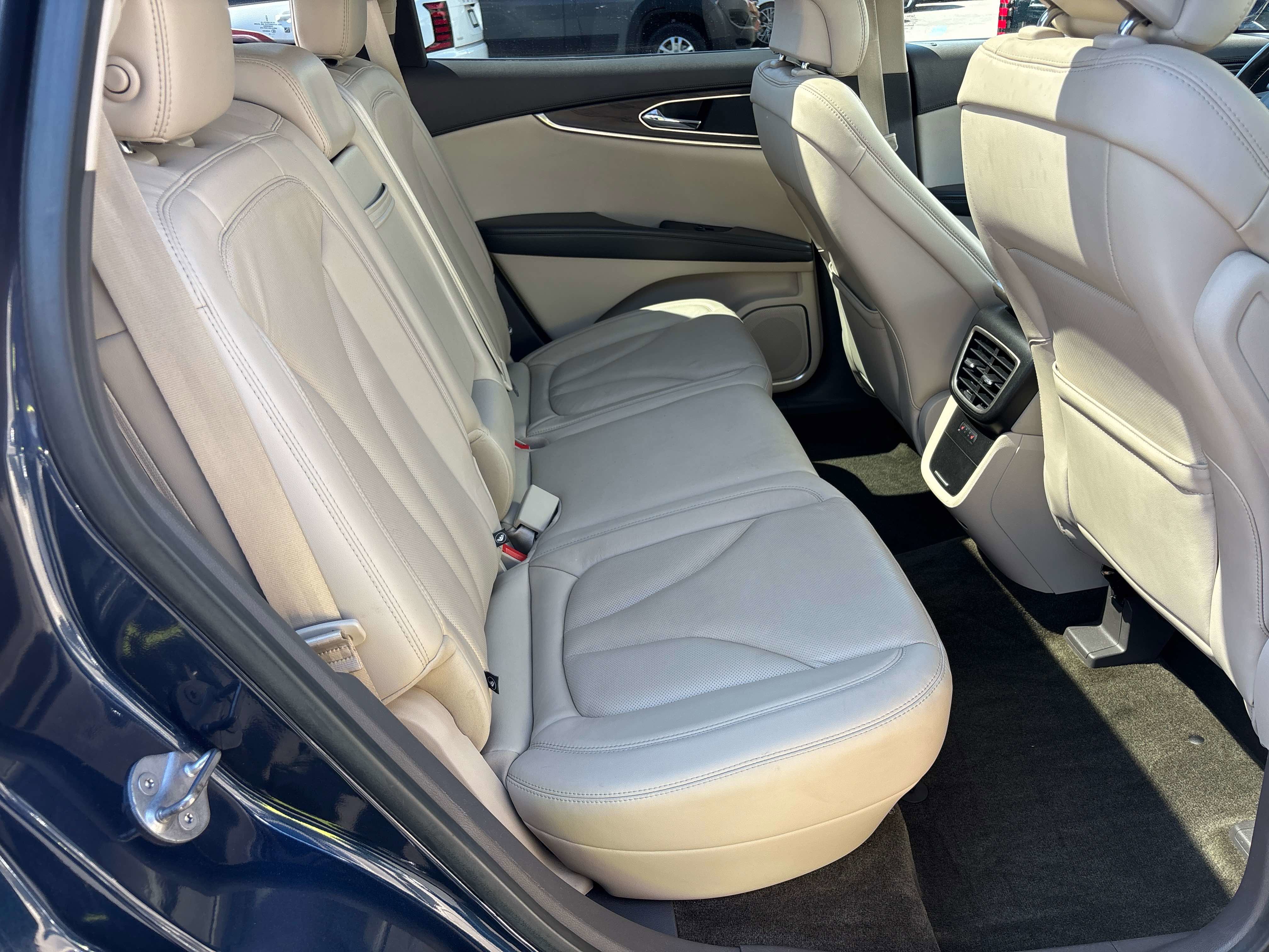 Used 2017 Lincoln MKX Reserve image 13