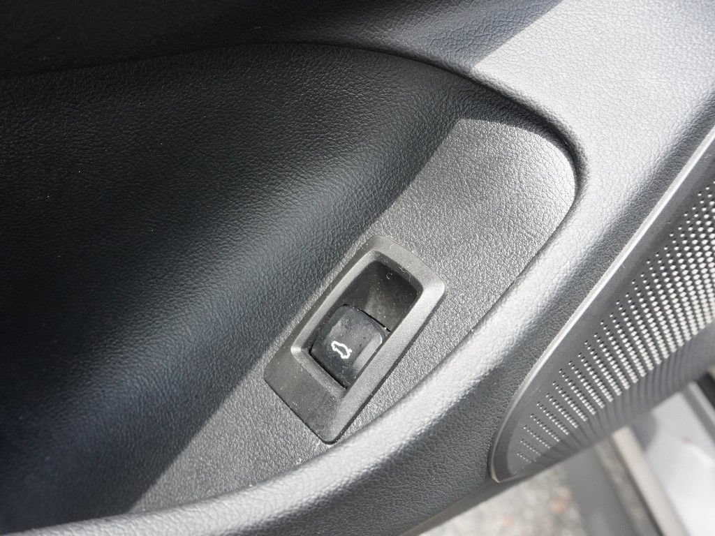Used 2023 BMW i4 eDrive35 w/ Premium Package RWD image 43