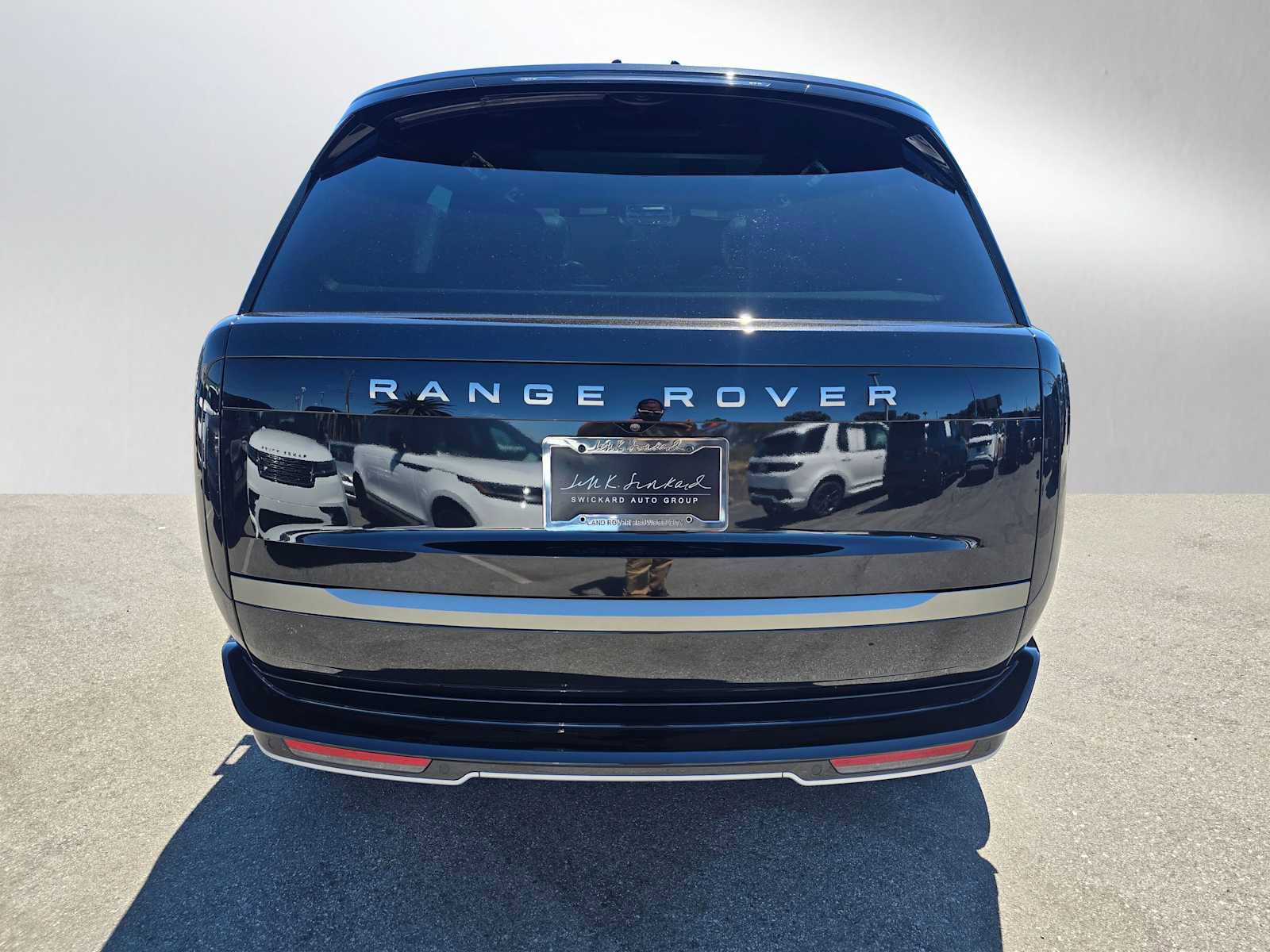 New 2025 Land Rover Range Rover SE image 4