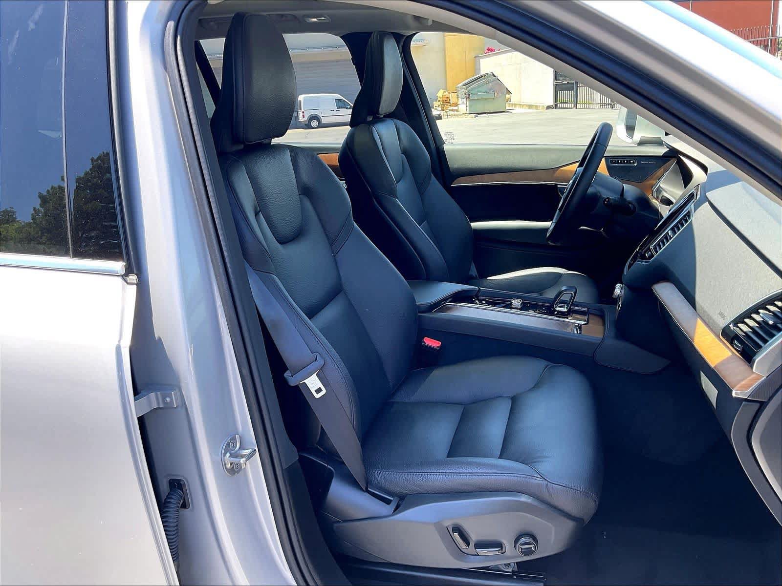 Used 2024 Volvo XC90 T8 Plus w/ Protection Package Premier AWD/4WD image 10