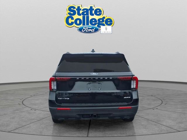 Used 2025 Ford Explorer Active AWD/4WD image 6