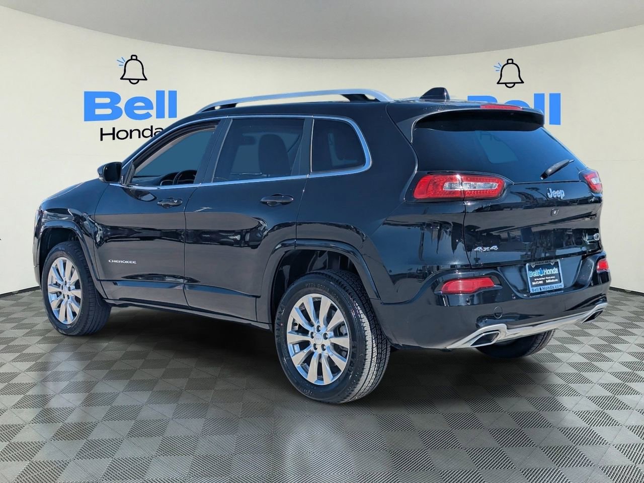 Used 2018 Jeep Cherokee Overland w/ Heavy Duty Protection Group AWD/4WD image 3
