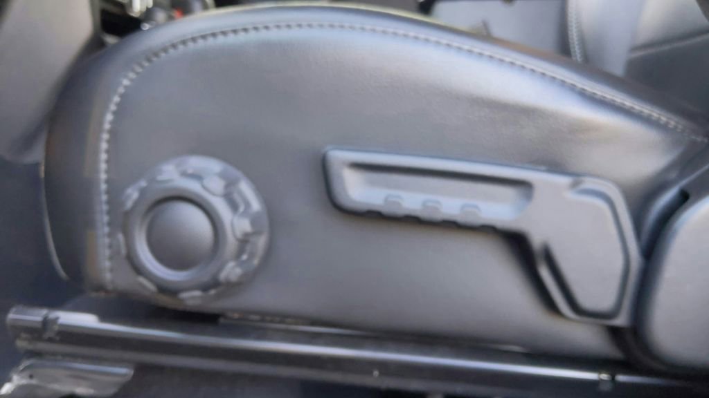 Used 2022 Jeep Wrangler Unlimited Sahara w/ Cold Weather Group image 17