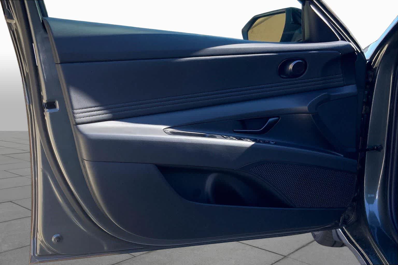 New 2026 Hyundai Elantra SEL Sport FWD image 9