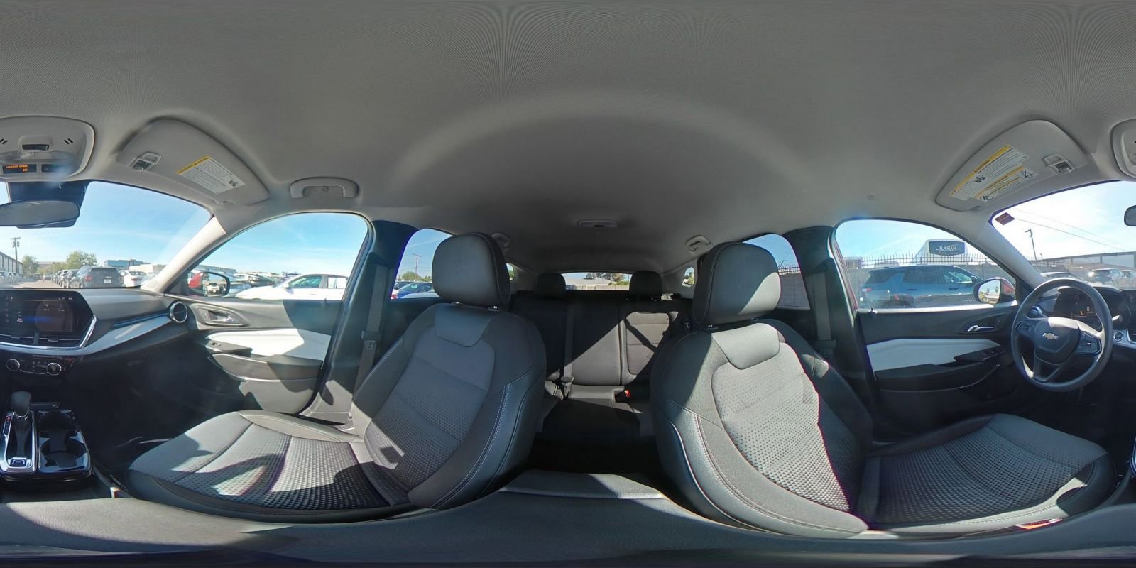 Used 2025 Chevrolet Trax LT FWD image 42