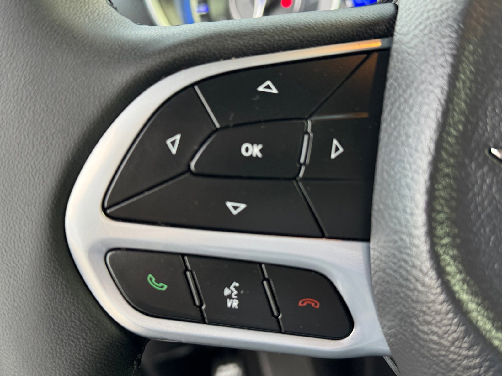 Used 2023 Chrysler 300 Touring w/ Sport Appearance Package image 24