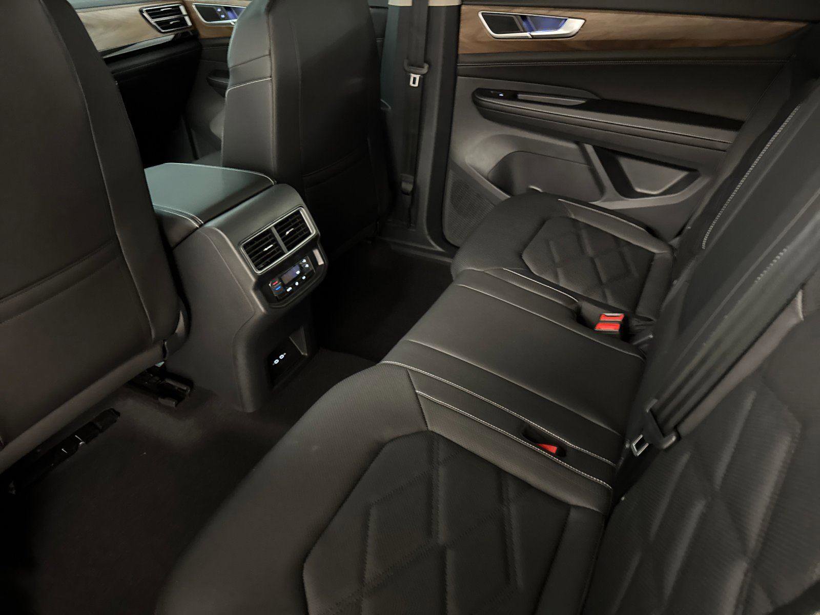 New 2026 Volkswagen Atlas SE image 11