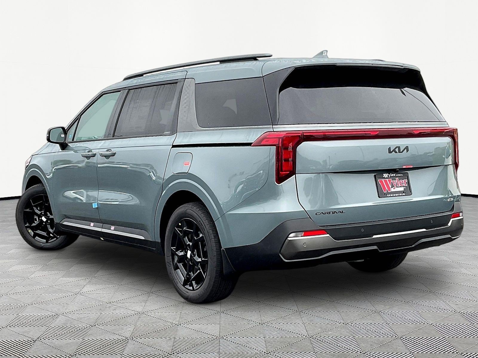 New 2027 Kia Carnival EX FWD image 4