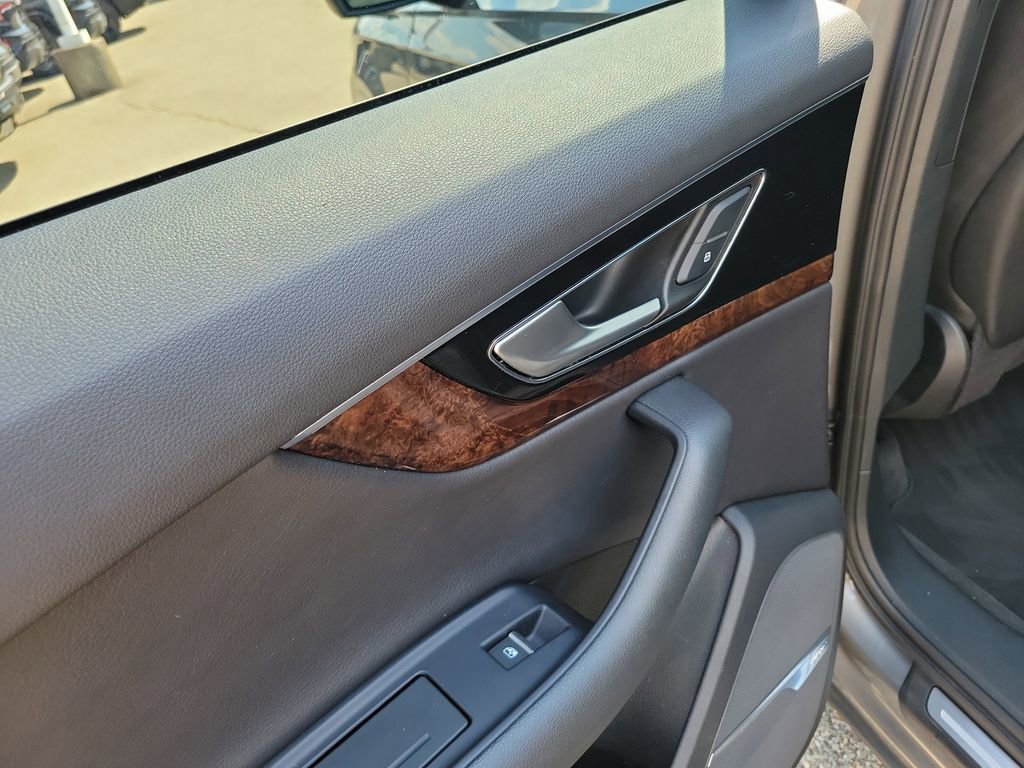 Used 2017 Audi Q7 3.0T Premium Plus AWD/4WD image 18