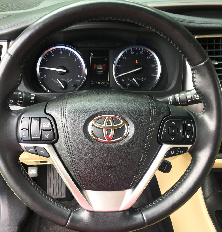 Used 2017 Toyota Highlander XLE image 24