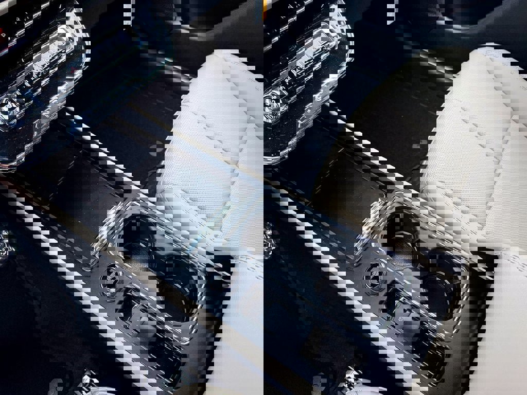 New 2025 Lincoln Corsair AWD w/ Equipment Group 101A image 24