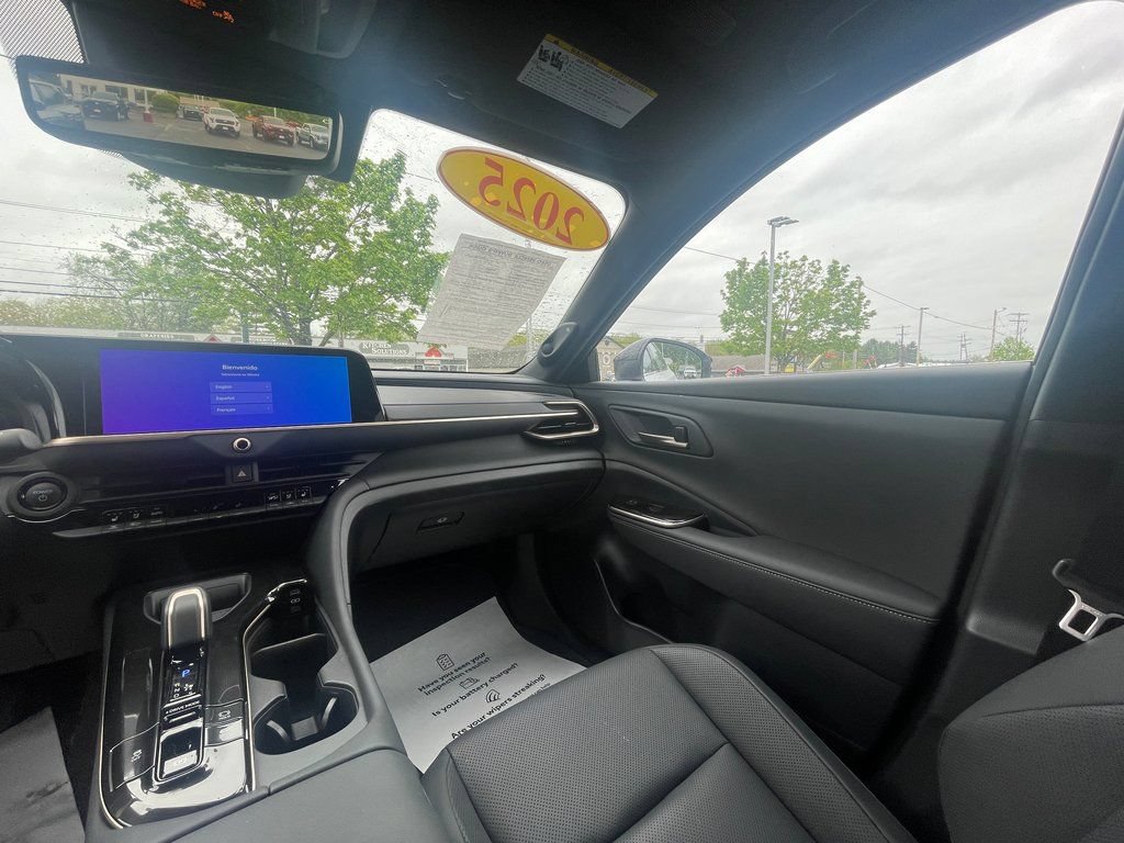 New 2025 Toyota Crown Signia w/ Advanced Technology Package AWD/4WD image 10