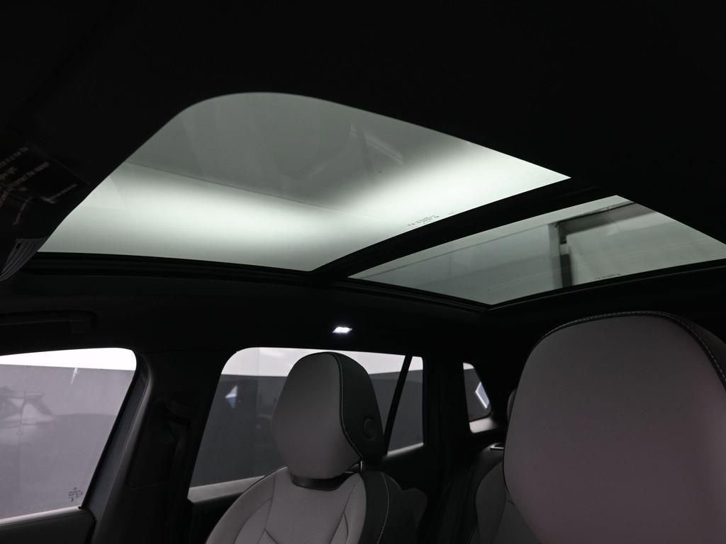 New 2026 Volkswagen Tiguan SE R-Line image 11