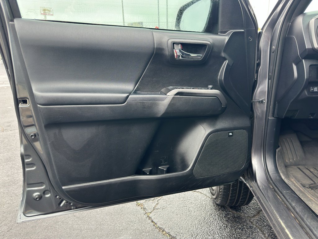 Used 2017 Toyota Tacoma TRD Sport image 24