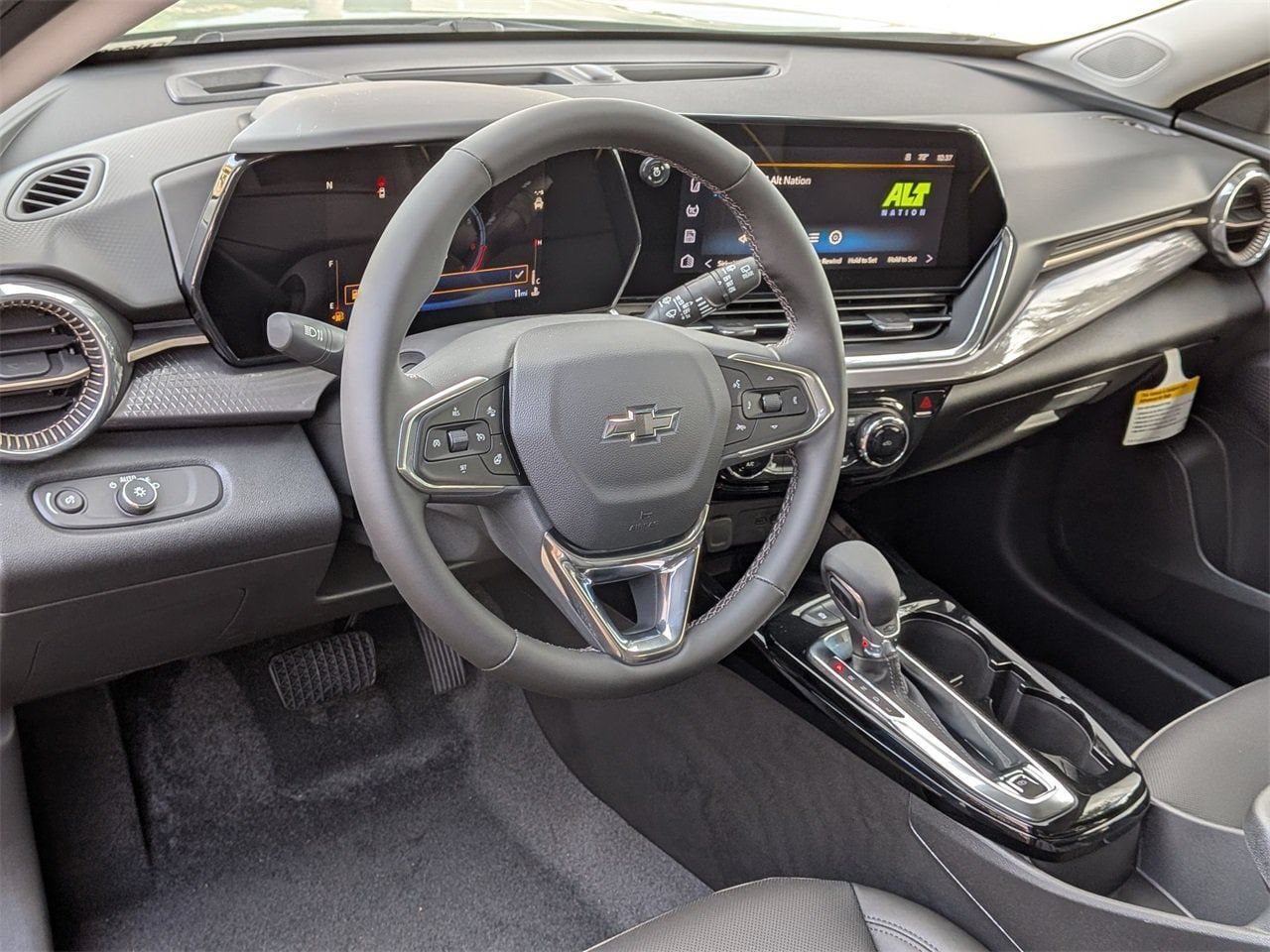 New 2026 Chevrolet Trax ACTIV w/ Sunroof Package FWD image 12